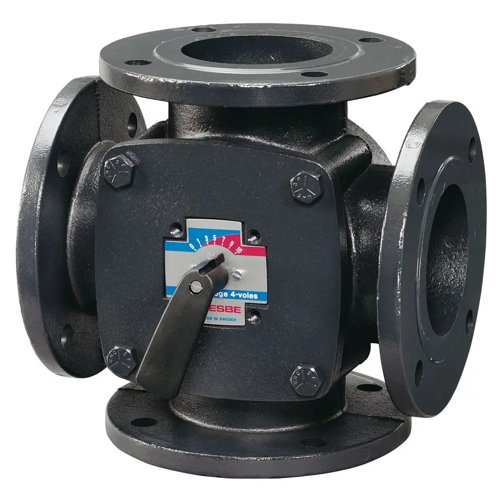 ESBE 4-Wege Flansch-Mischer mit einem Hebel zur Einstellung und Anzeige. Der Mischer hat Flansche zur Befestigung und ist aus robustem Material gefertigt.